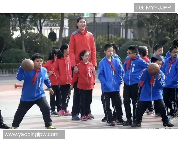 姚明初中时期的篮球之路与成长故事揭秘